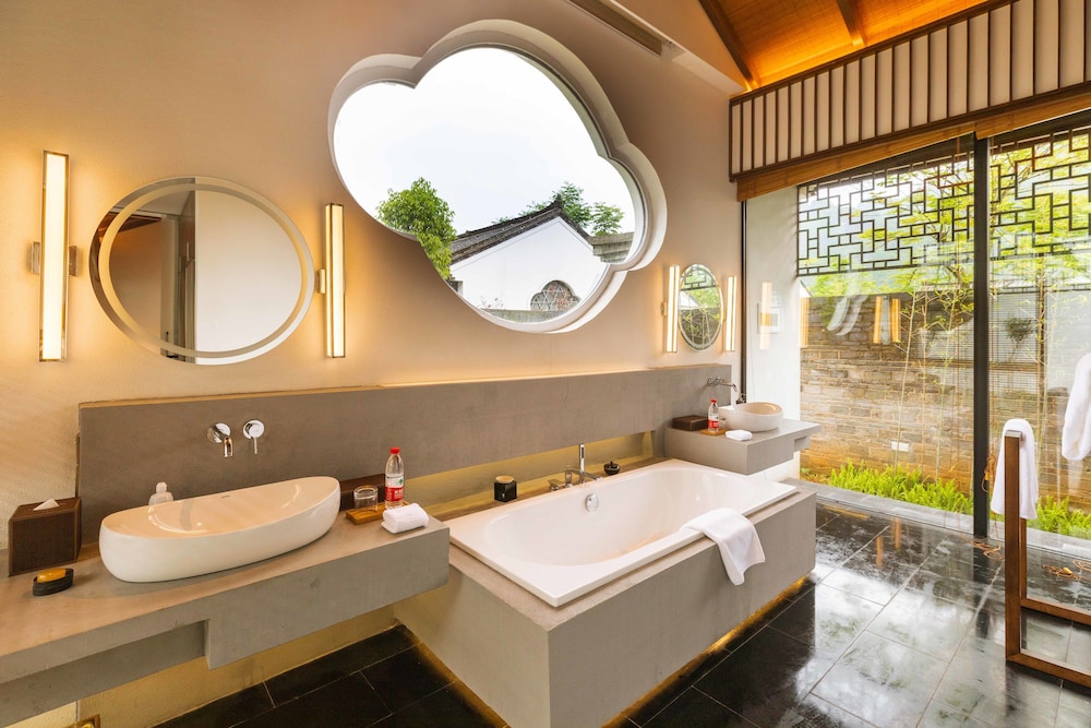 Kayumanis Yangshuo Private Villa & Spa