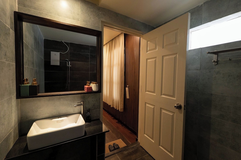 Pha Boutique House