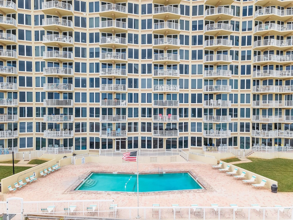 The Shores Club 1105