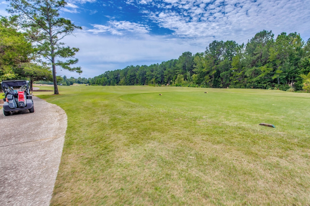 Condo w/ Golf Course View in Barefoot Resort!