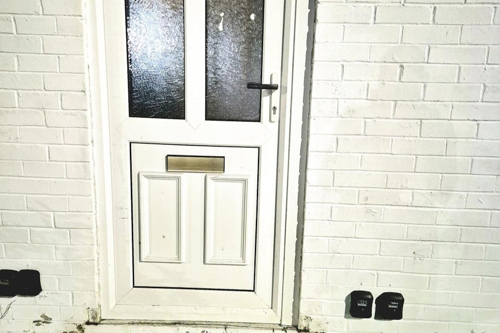 Seaside Escape - Sleeps 4 - Pets Ok - Free Parking
