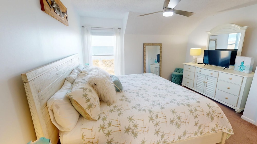 Tybee Lights 112C by Tybee Vacation Rentals