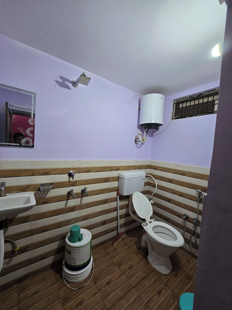 Avadh Dham Guest House