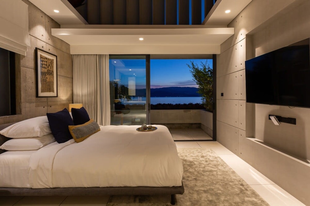 Solaris 3-bedroom Beachfront Villa in Koh Samui