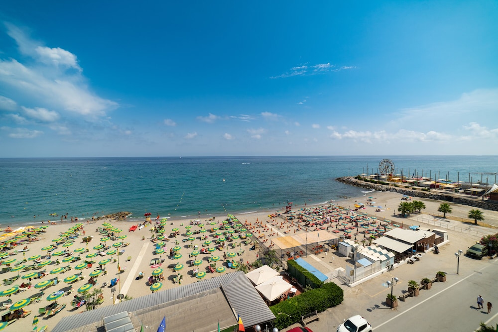 Marina Resort - Pool And Parking LUX