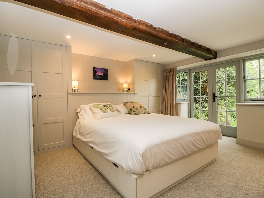 Hillside Cottage