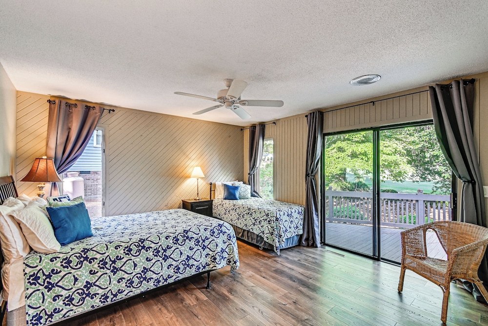 Charming Pinehurst Getaway w/ Golf Course View! view 4