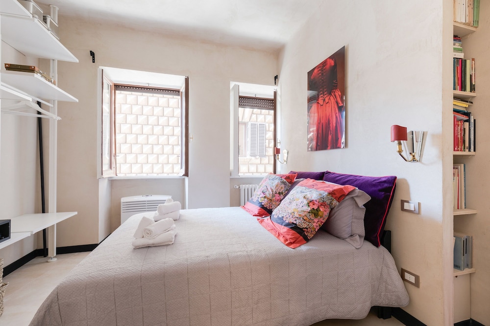Rome as you feel - Torre Argentina Art Apartment