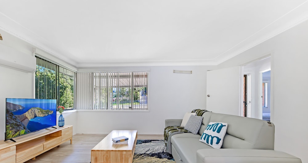 Kozyguru | Carlingford | 3 Beds + Free Parking