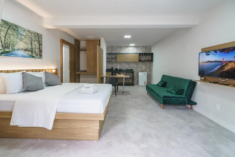 Loft's Green Island