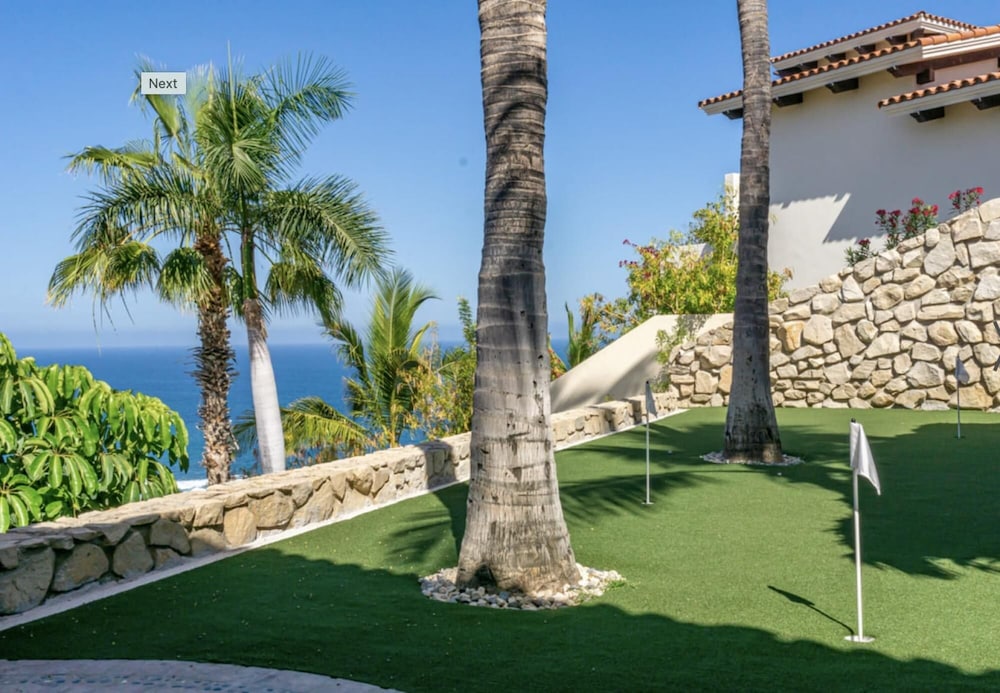 Casa Tranquila Only Steps to The Ocean 5-bedrooms Sleeps 9