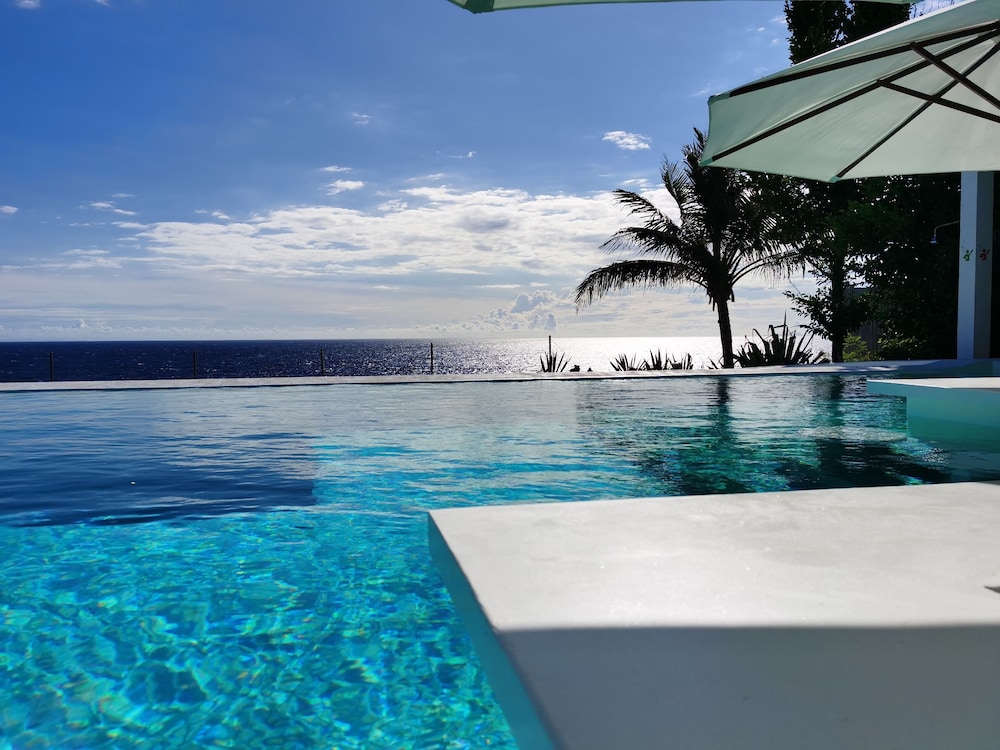 Kawayan Holiday Resort