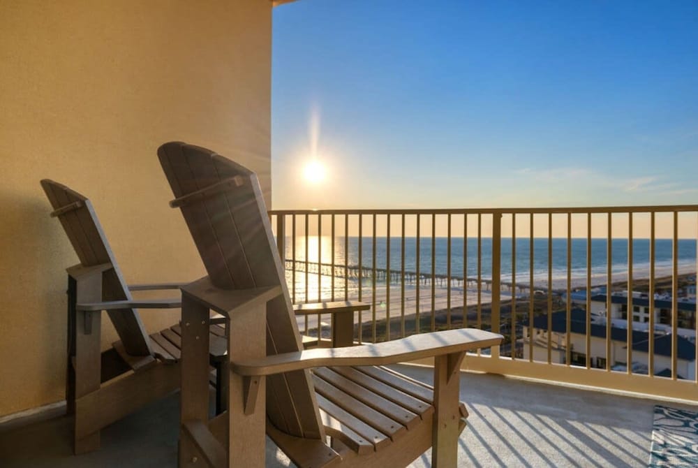 Fall Escape Ocean View Retreat Heated Pool Hot Tub