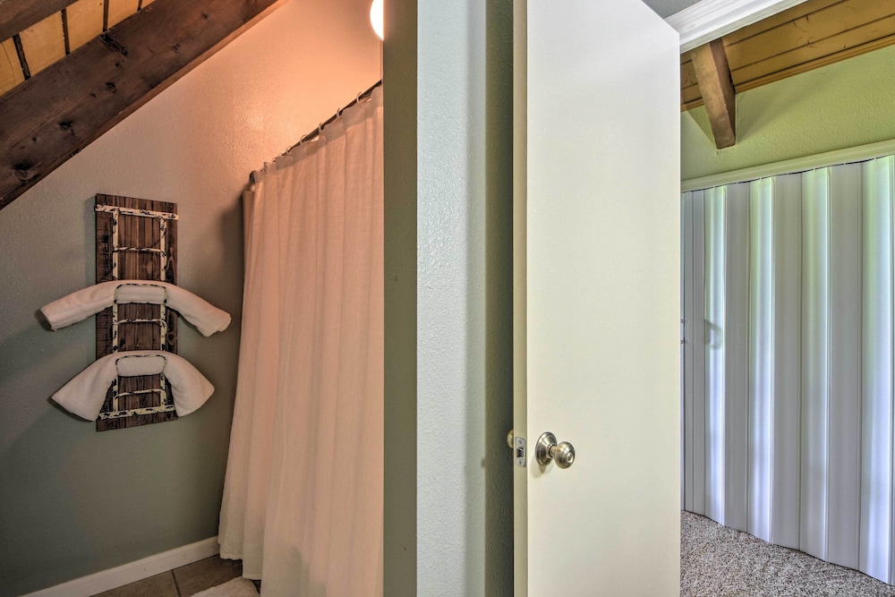 Sky Valley Home w/ Stunning Views - 1 Mi to Resort