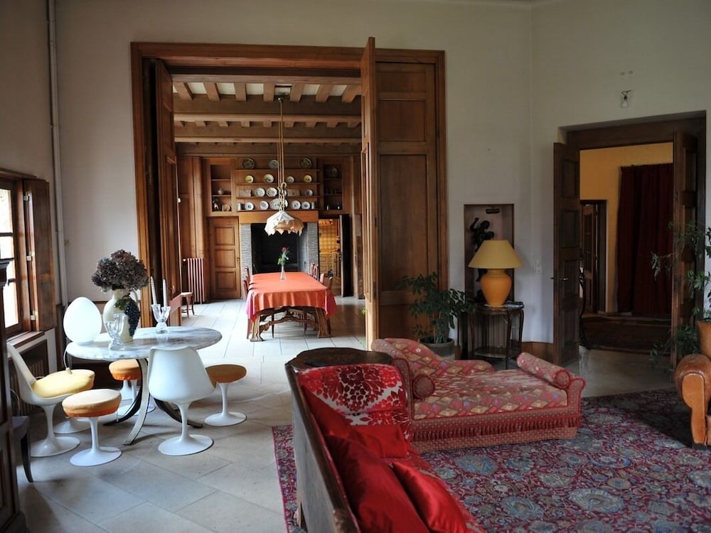 Le Logis D'arniere