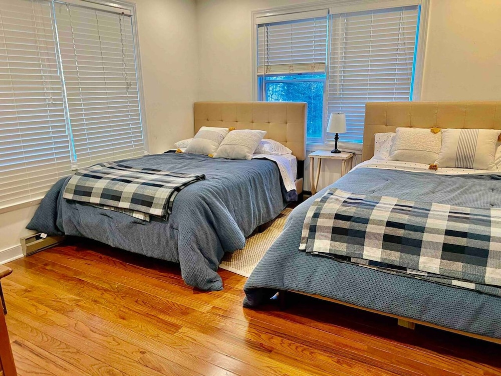 5 BR House- Mt Mitchell Golf Course on the River