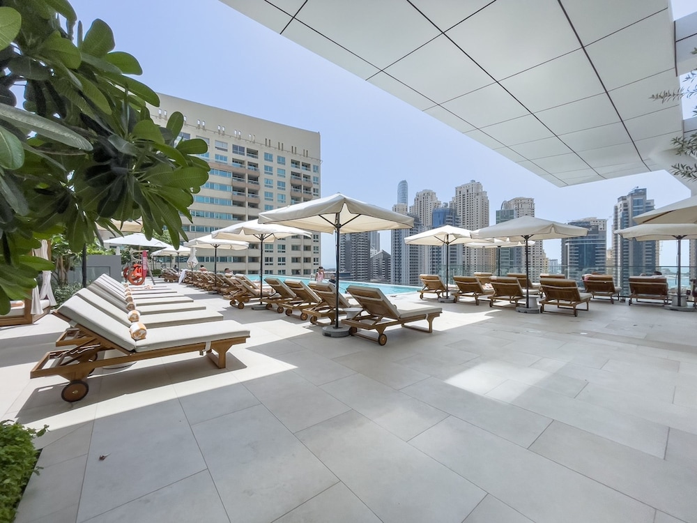 Spacious Cozy 2-bedroom Apartment in Dubai Marina