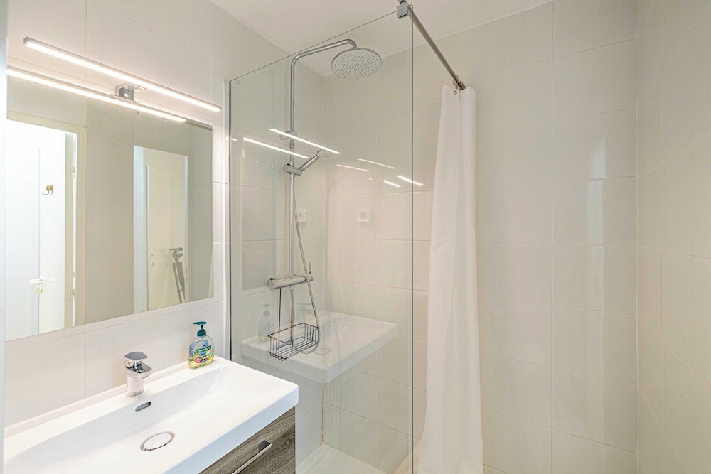 Charming Flat With sea View - 1BR - 2P - Cannes