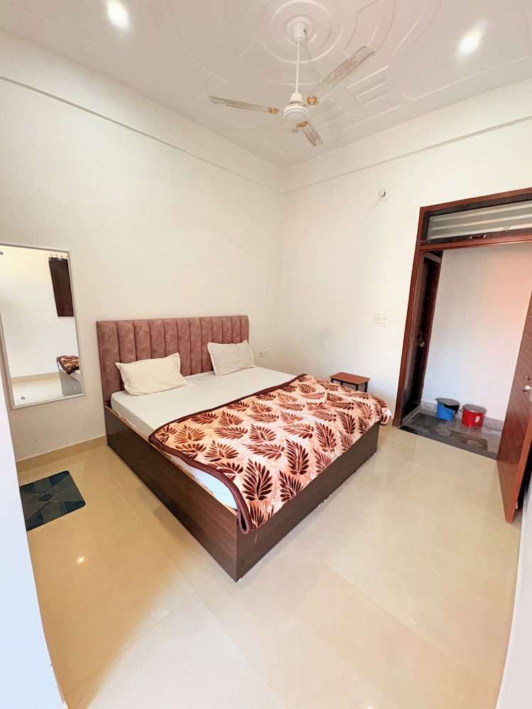 Shri Krishna Palace