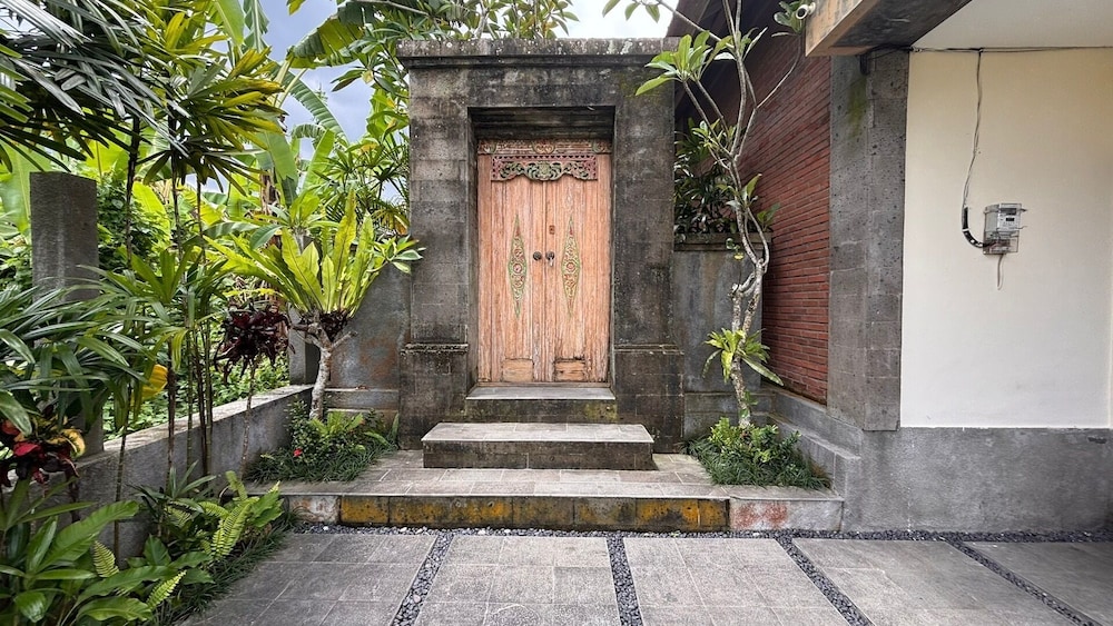 Dlobong Private Pool Villa Ubud