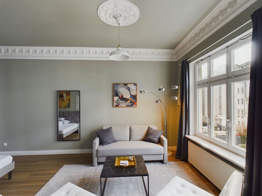 Art Apartments