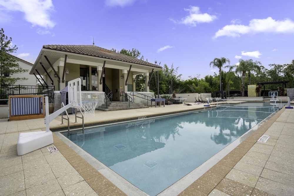 Enchanted Garden Resort 2 Miles from Disney 4 Bedroom Townhome 4 Townhouse
