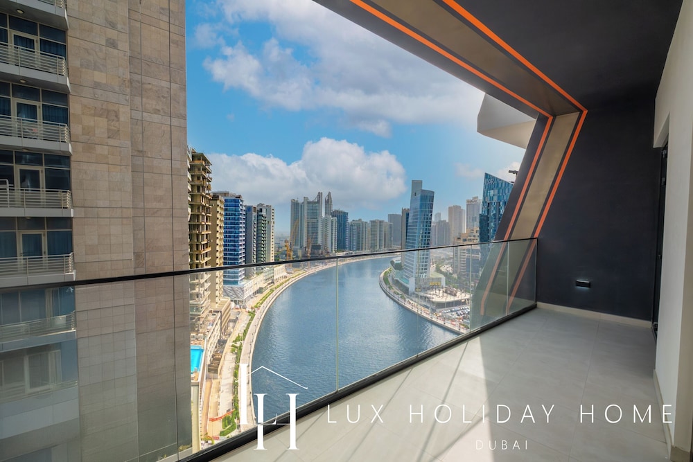 LUX The Modern Binghatti Canal Suite 3