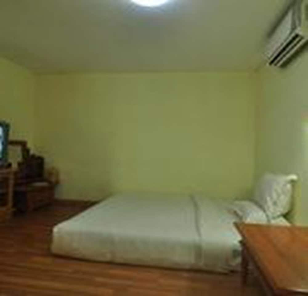Golden Rose Guest House