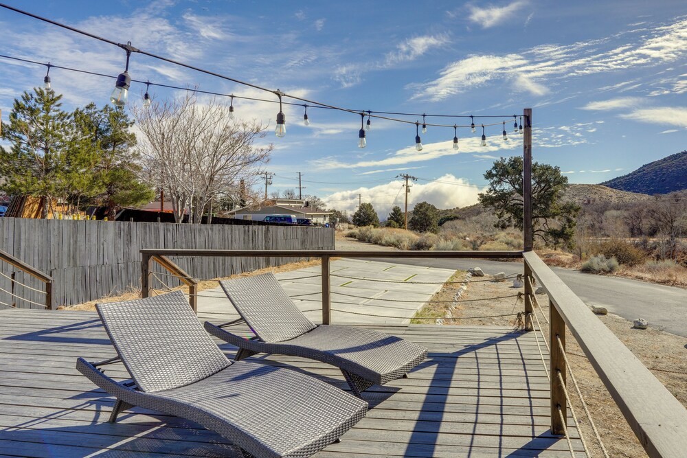 Private Deck & Views: Frazier Mountain Cabin
