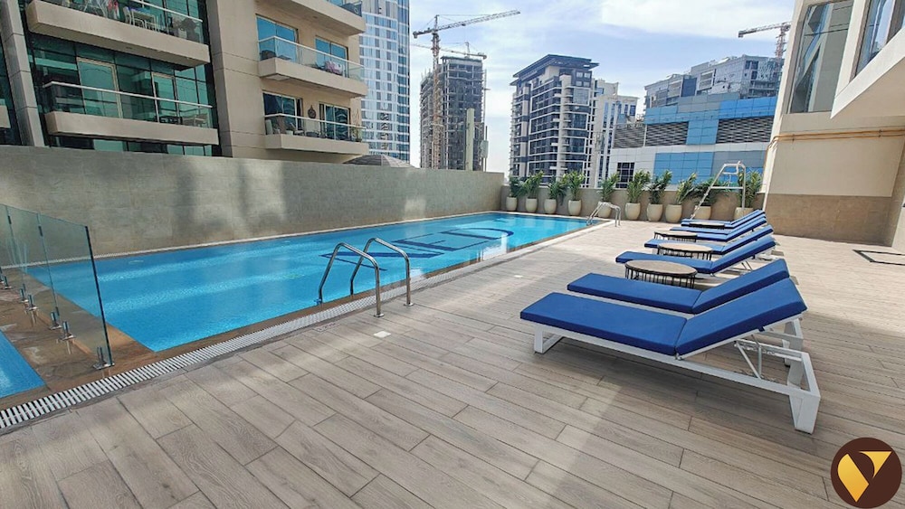 Elegant 2BR Canal View Near Dubai Mall