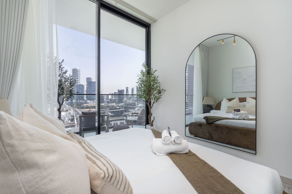 Tranquil 2 Bedroom in Binghatti Onyx With a Private Pool and City View