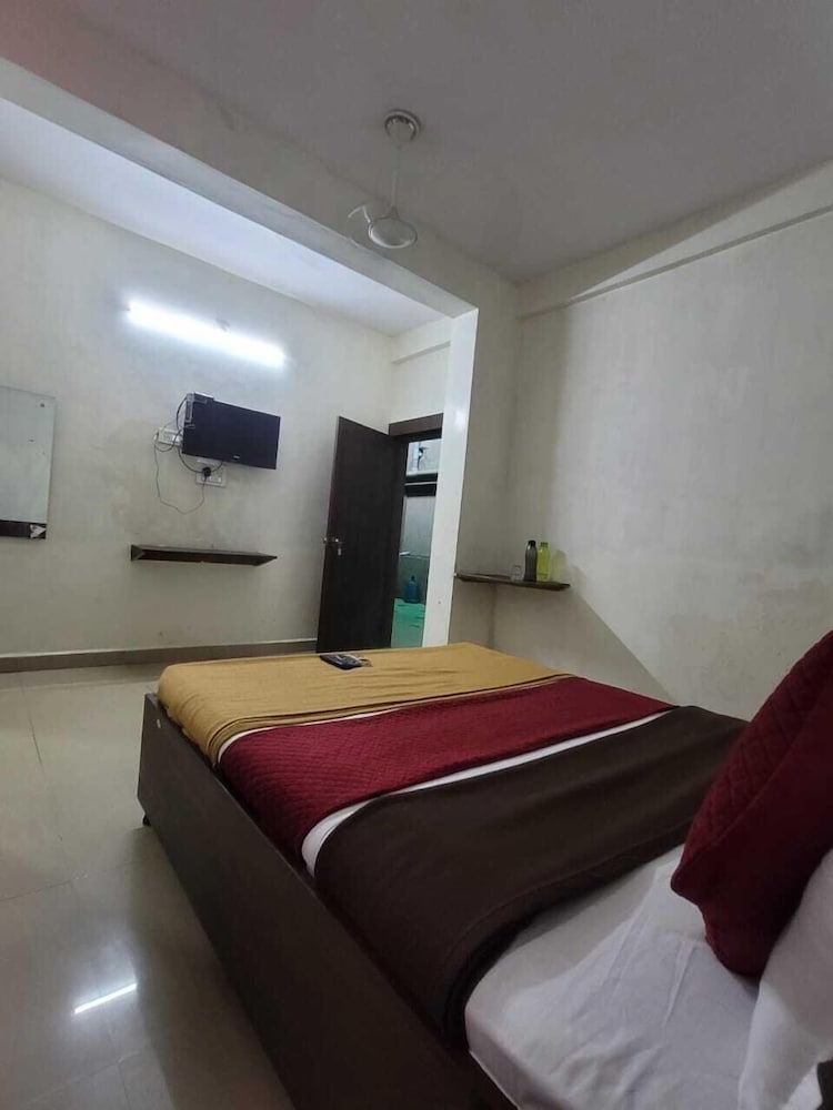 HOTEL ARADHANA