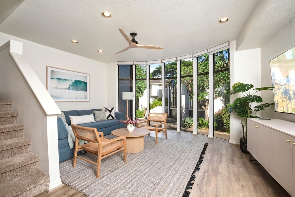 Napili Bay NPG-C11 by KBM