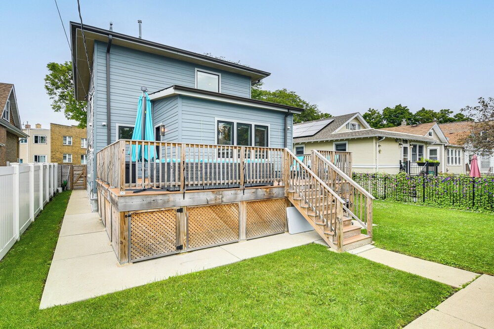 Game Room, Deck & Yard: Chicago Home