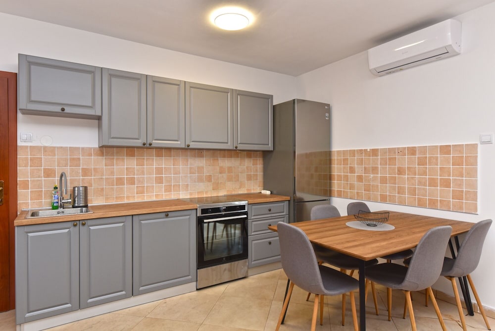 Apartments Arsen 928
