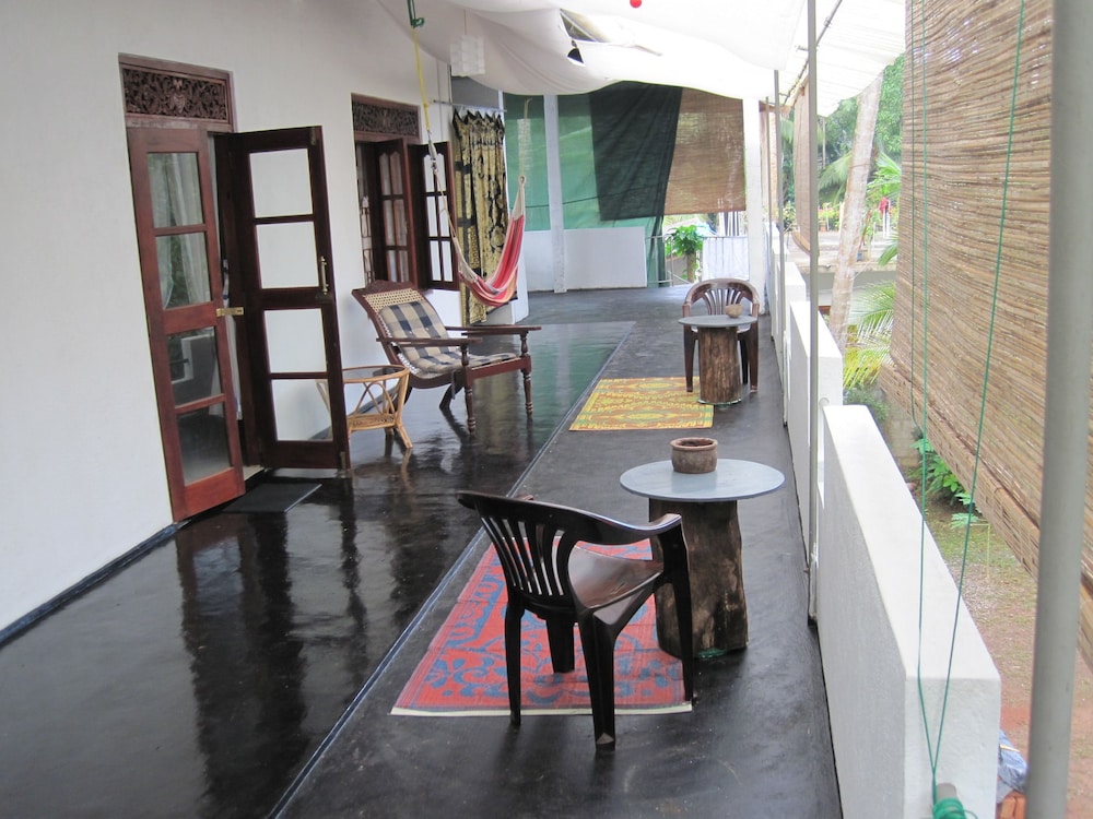 Jungleside House