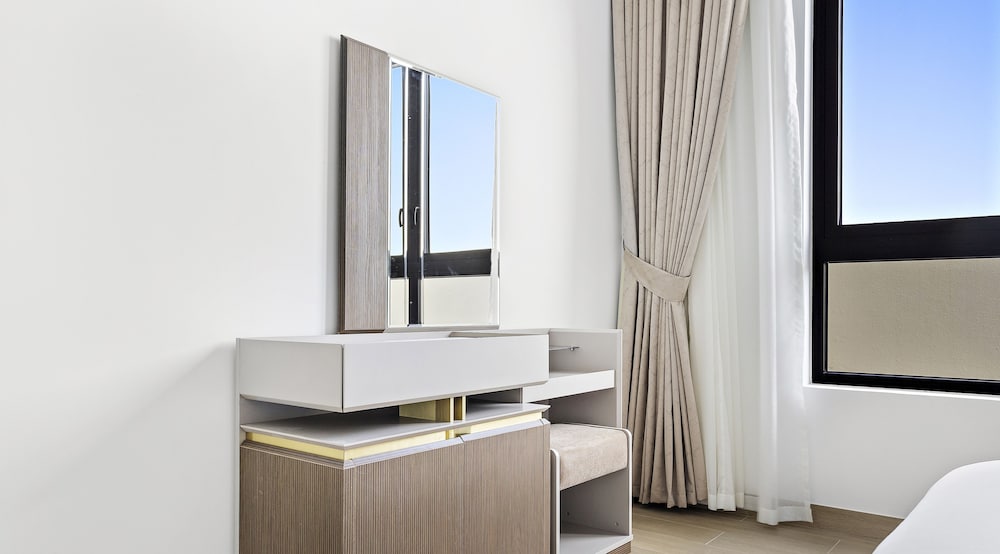 WelHome - Mesmerizing Sea & Burj Khalifa Views Apt at La Voile