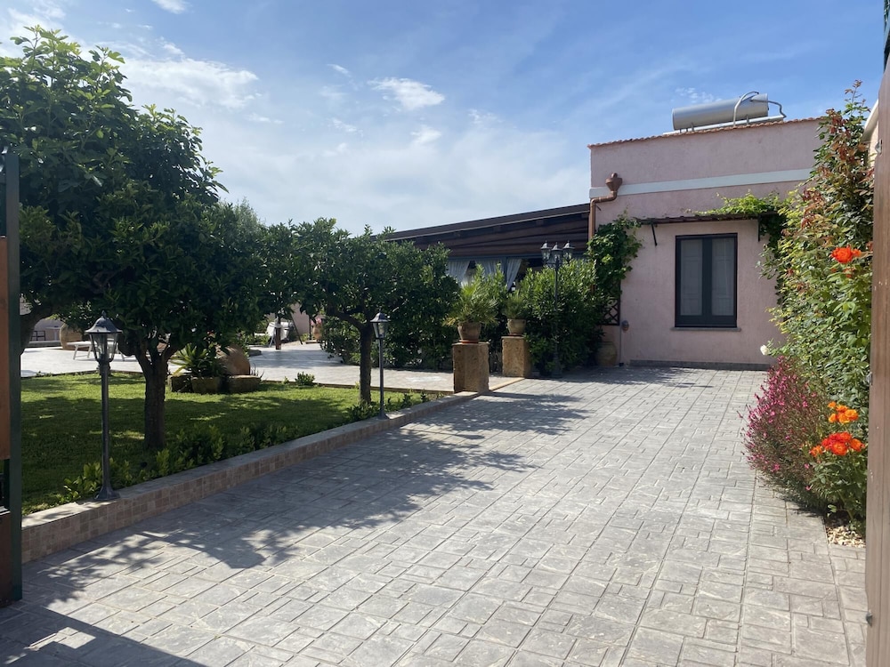 Villa Le Giarre in Marausa view 5