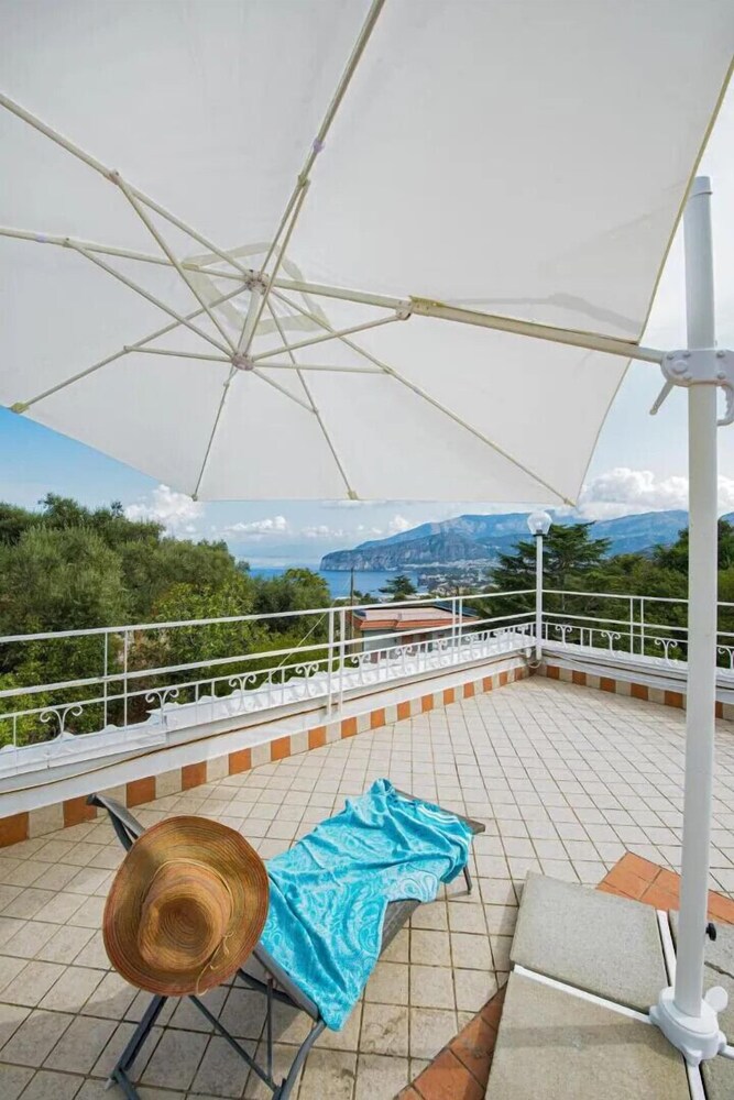 Estate4home - Villa Louise