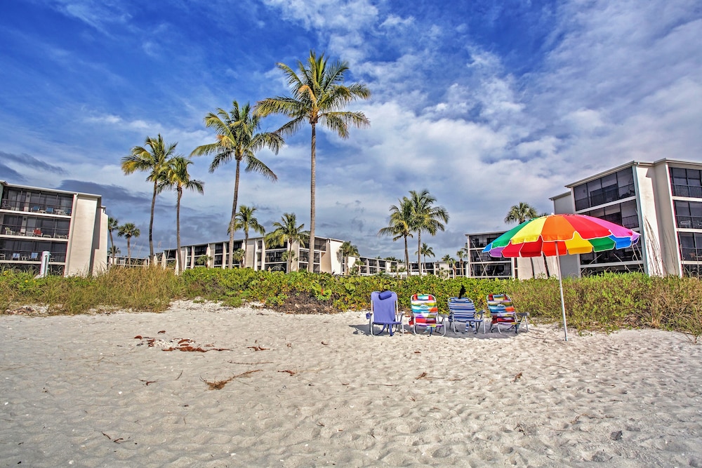 Sanibel Island Studio: Pool Access, Walk to Beach
