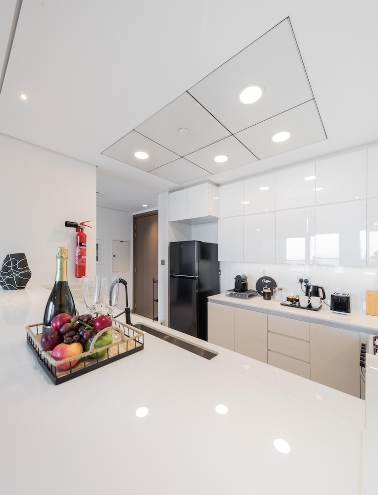 DXB - The Atria Residences - 1404 - DT