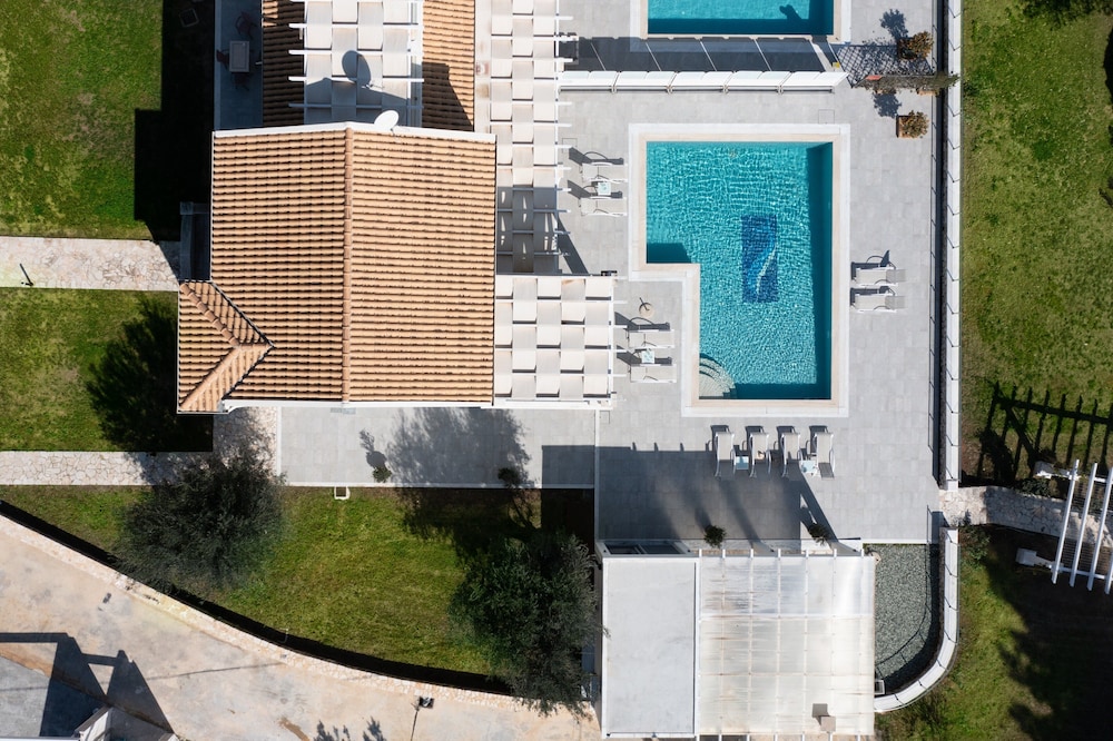 MCN Villas by Whitedreamvillas