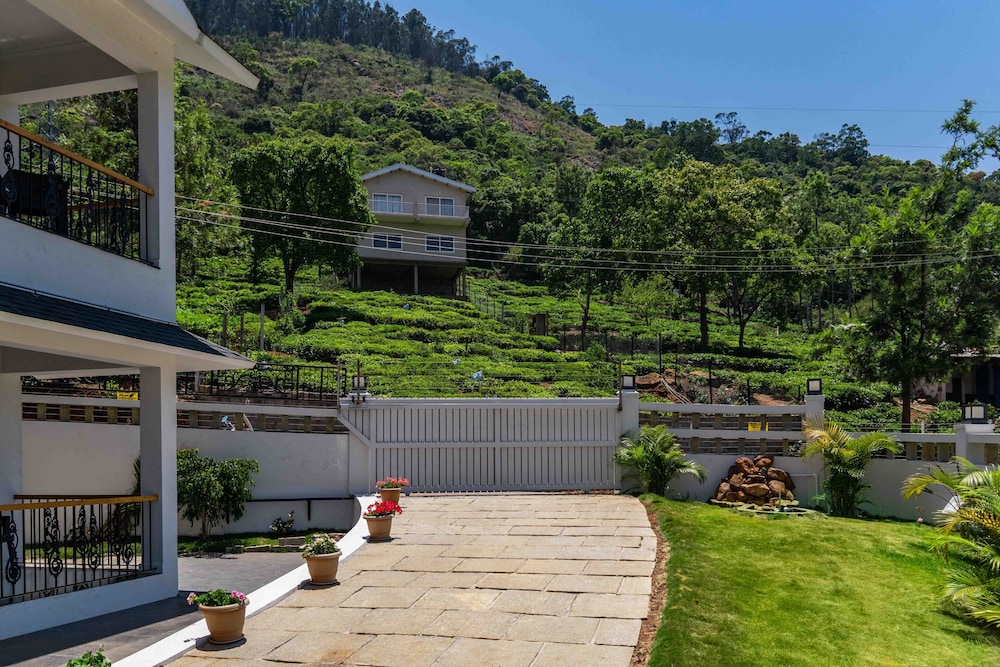 Pihoo Villa by Vista Rooms view 3