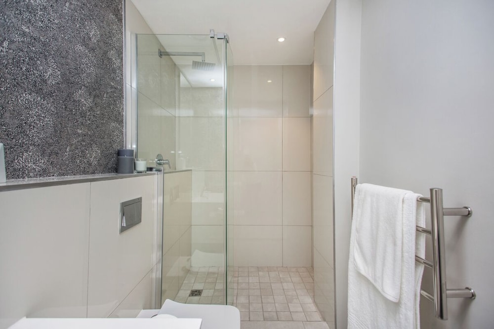 Docklands Deluxe Apartments by ITC Hospitality