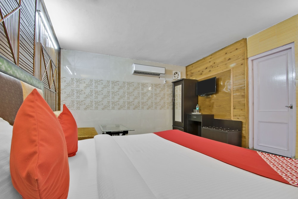 Capital O 11741 Hotel Nest