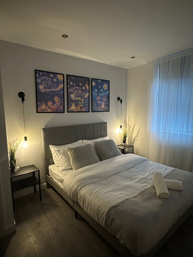 The Retro Suite With Wii Games and Entertainment