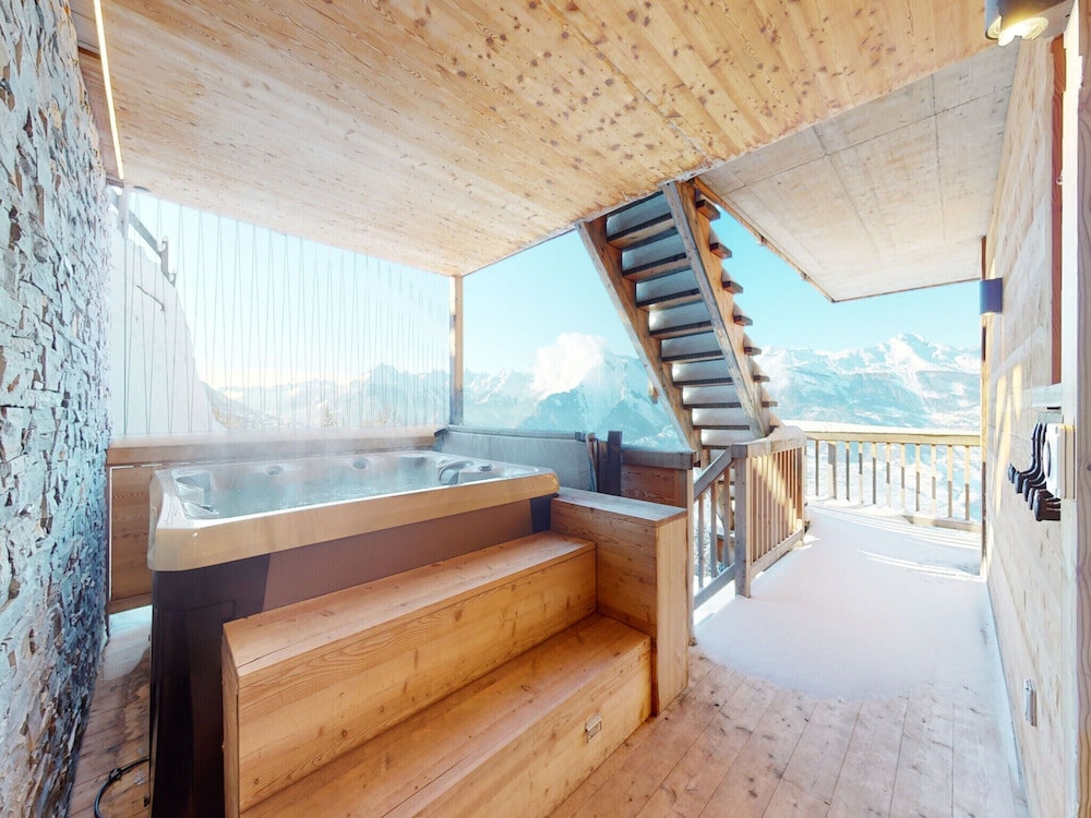 Egg Sauna & Luxury Chalet 16 Pers