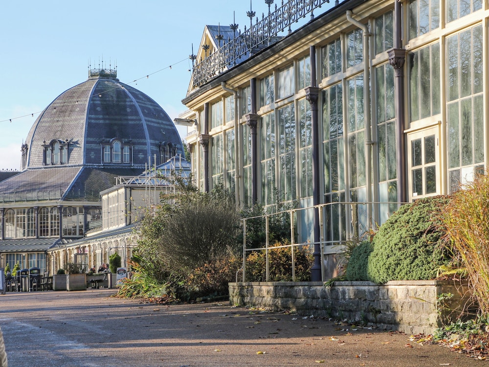 Chatsworth Suite
