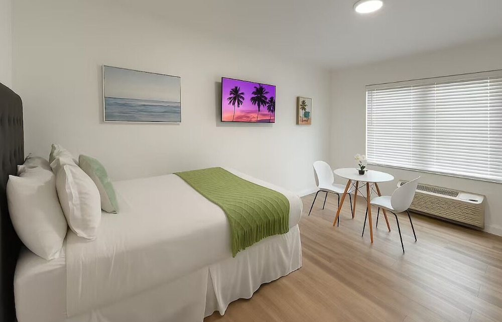 Sea Breeze Retreat Miami Beach Studio