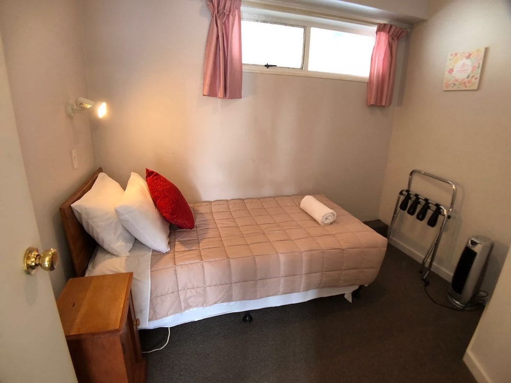 Tui Lodge Motel